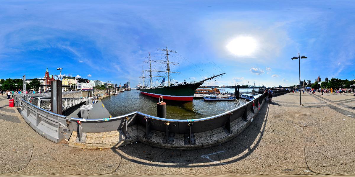 St. Pauli Landungsbrücken in Hamburg (Foto: © Werner Pietschmann)