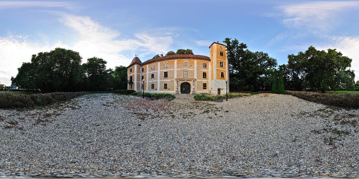 Burgkastell in Hédervár (Foto: © Werner Pietschmann)