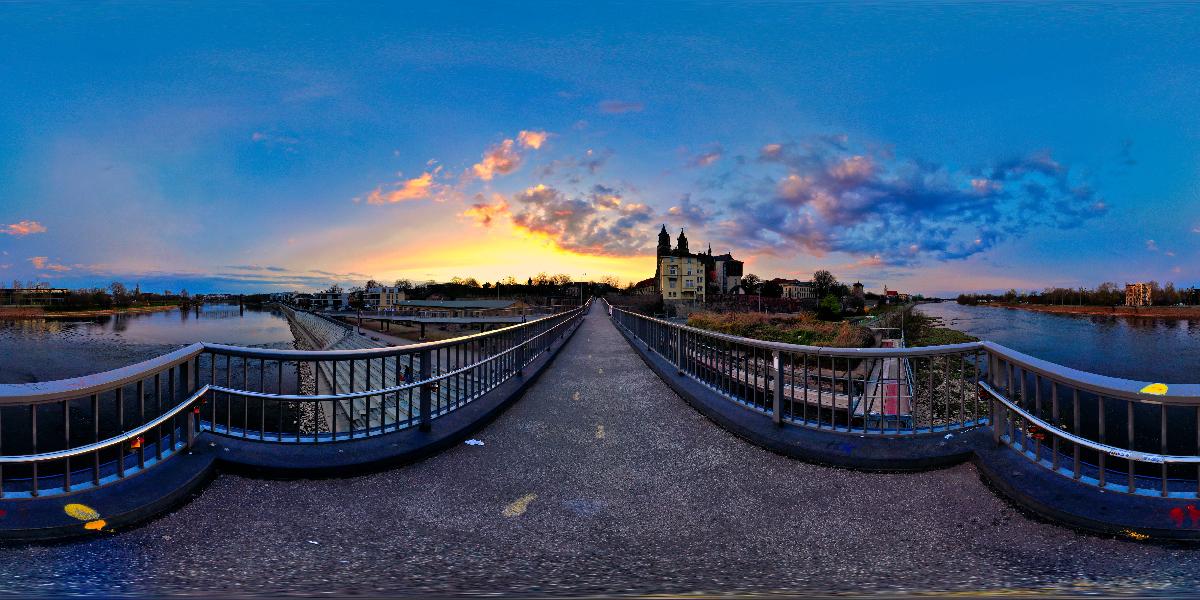 Blick über die Elbe in Magdeburg (Foto: © Werner Pietschmann)