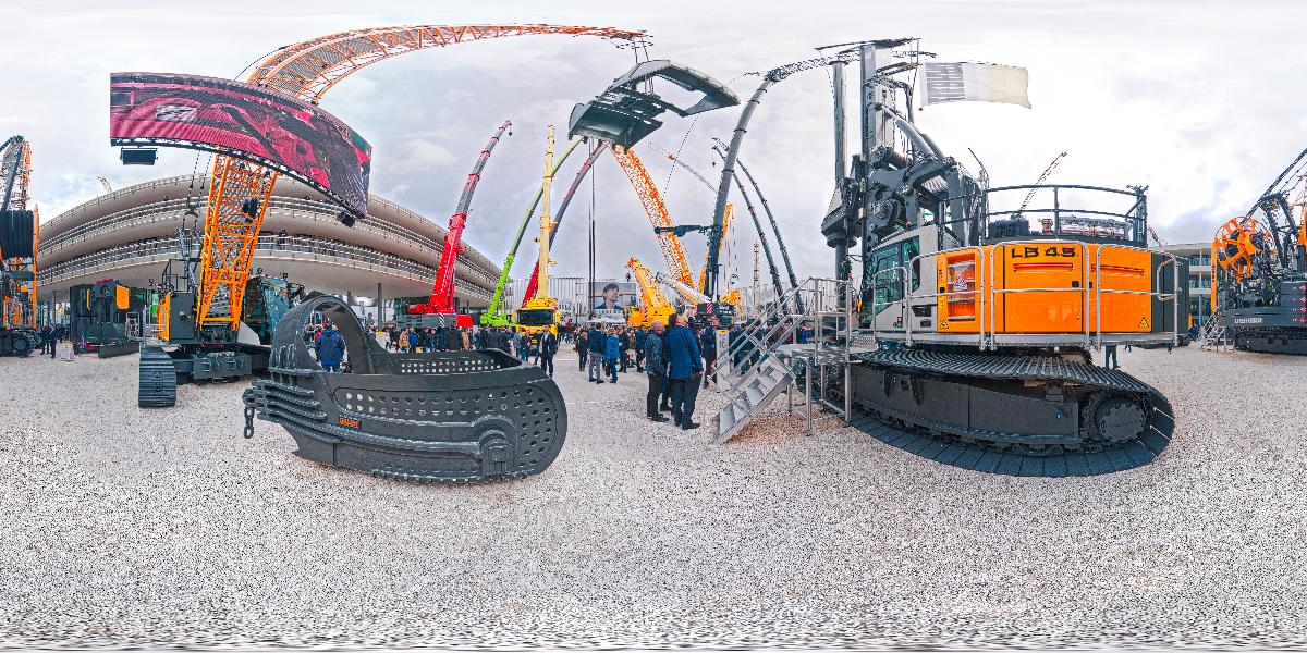 Liebherr Messestand aiuf der bauma 2019 in München (Foto: © Werner Pietschmann)