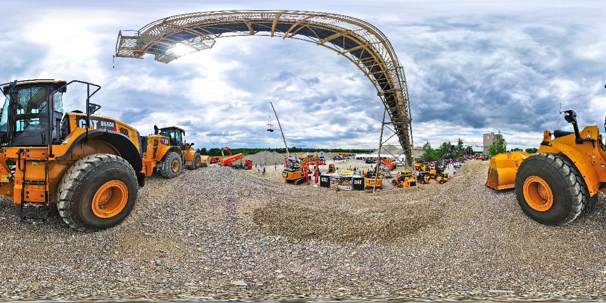 Oldtimer-Nutzfahrzeugtreffen 2016 im Kieswerk Ebenhöh (Foto: © Werner Pietschmann)