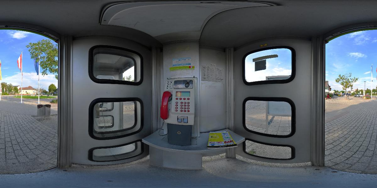 Foto: © Werner Pietschmann Telefonzelle in Podersdorf am See