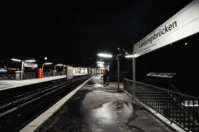 St. Pauli Landungsbrücken im Hamburger Hafen